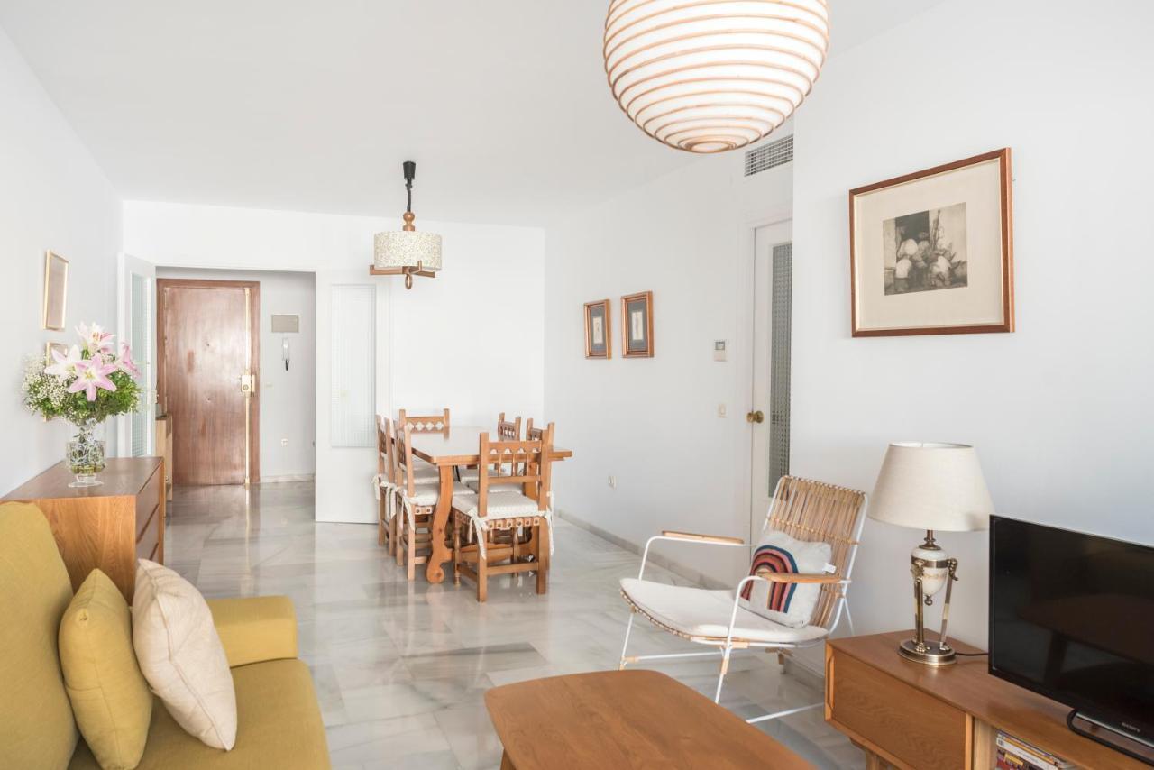 Beautiful With Terrace Near The Apartment